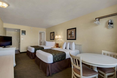 Ramada by Wyndham Panama City Beach / Beachfront image 12
