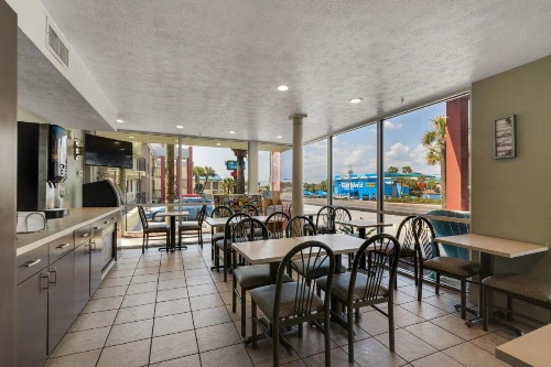 Ramada by Wyndham Panama City Beach / Beachfront image 17