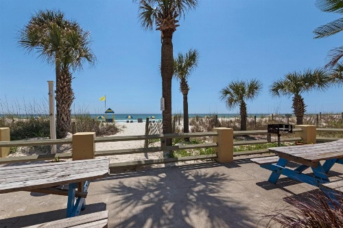 Ramada by Wyndham Panama City Beach / Beachfront image 18