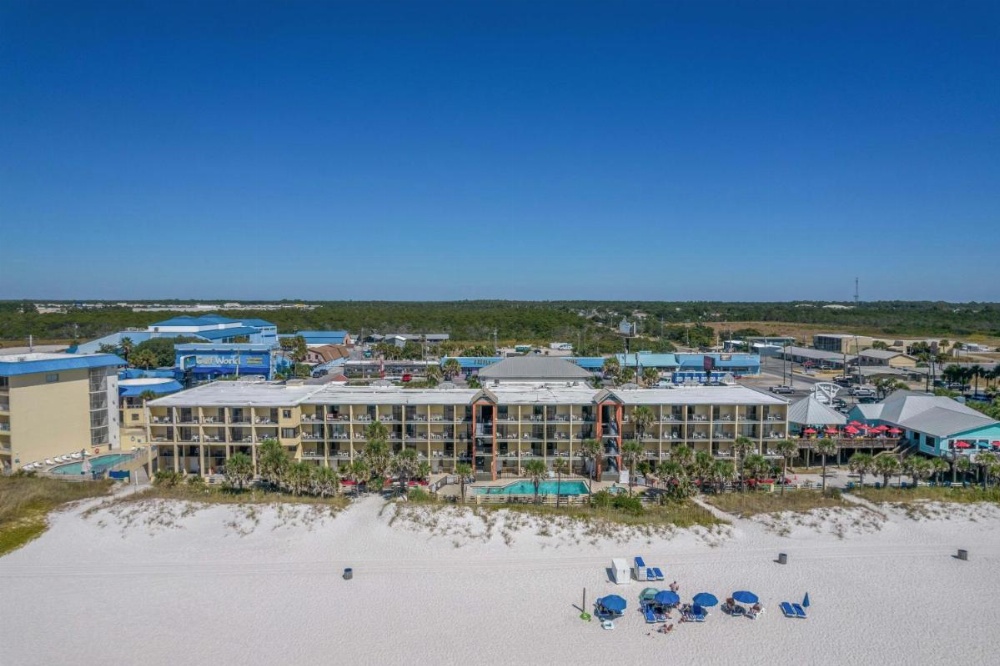 Ramada by Wyndham Panama City Beach / Beachfront Image 24