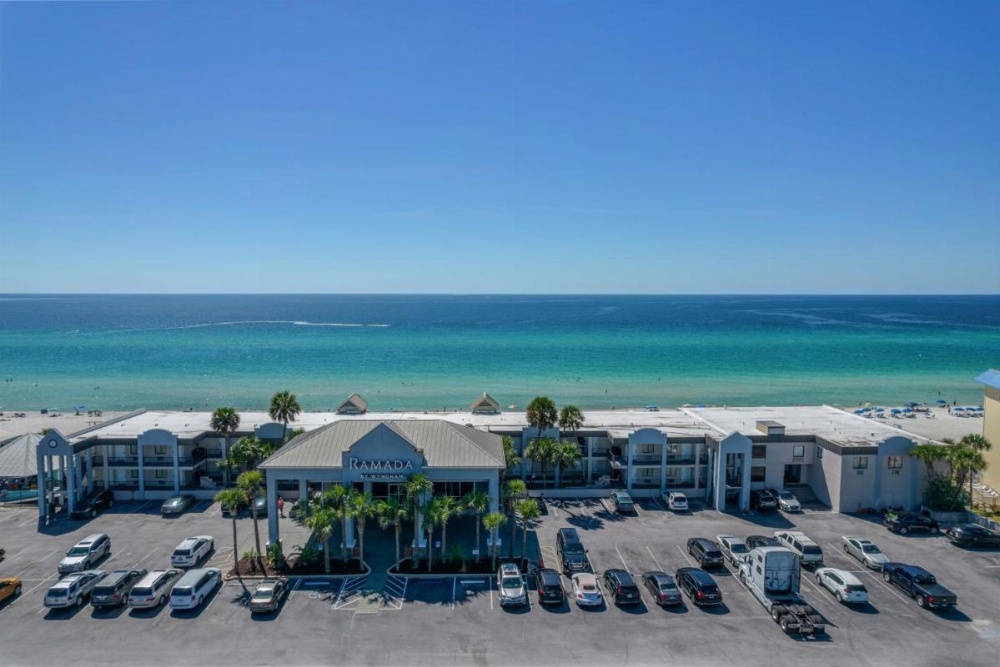 Ramada by Wyndham Panama City Beach / Beachfront Image 30