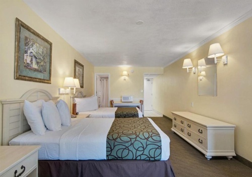 Ramada by Wyndham Panama City Beach / Beachfront image 34