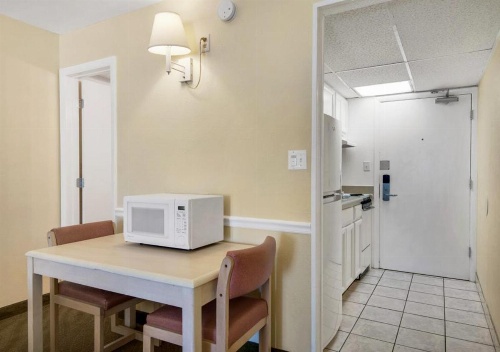 Ramada by Wyndham Panama City Beach / Beachfront image 36