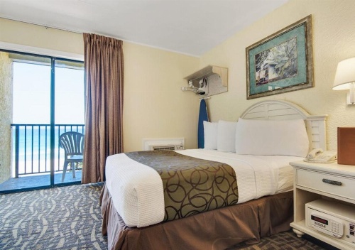 Ramada by Wyndham Panama City Beach / Beachfront image 38