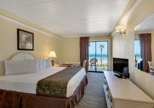 Ramada by Wyndham Panama City Beach / Beachfront image 41