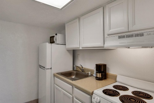 Ramada by Wyndham Panama City Beach / Beachfront image 6