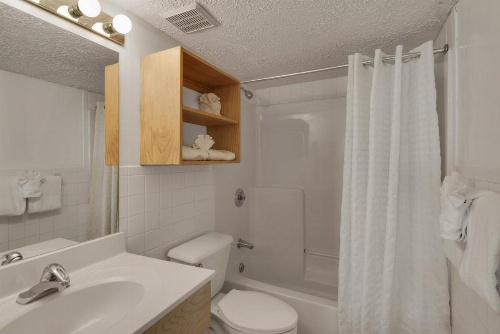 Ramada by Wyndham Panama City Beach / Beachfront image 7