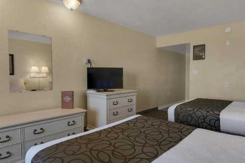 Ramada by Wyndham Panama City Beach / Beachfront image 9